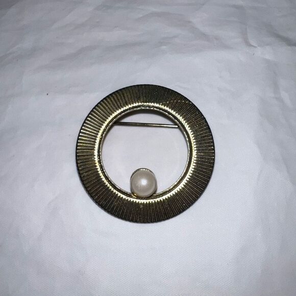 Vintage MCM Gold Tone and Faux Pearl Circular Brooch - Picture 1 of 5
